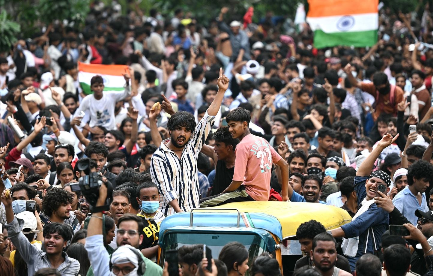 Manifestations étudiantes en Inde : démission du ministre de l'Education.