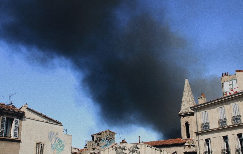 Marseille : Neuf blessés et deux bateaux détruits au Vieux-Port en feu