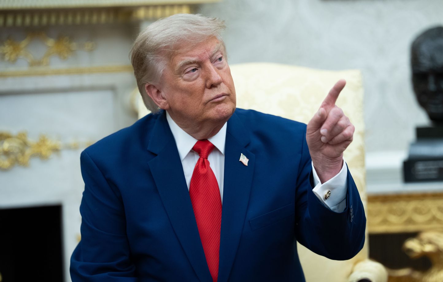 Médicaments génériques : droits de douane de 100 % dès août 2028, annonce Trump