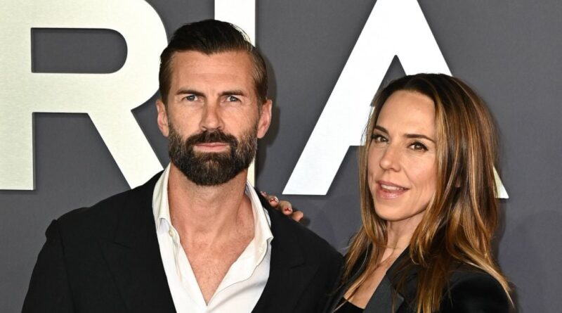 Mel C se marie dans une robe de Victoria Beckham.