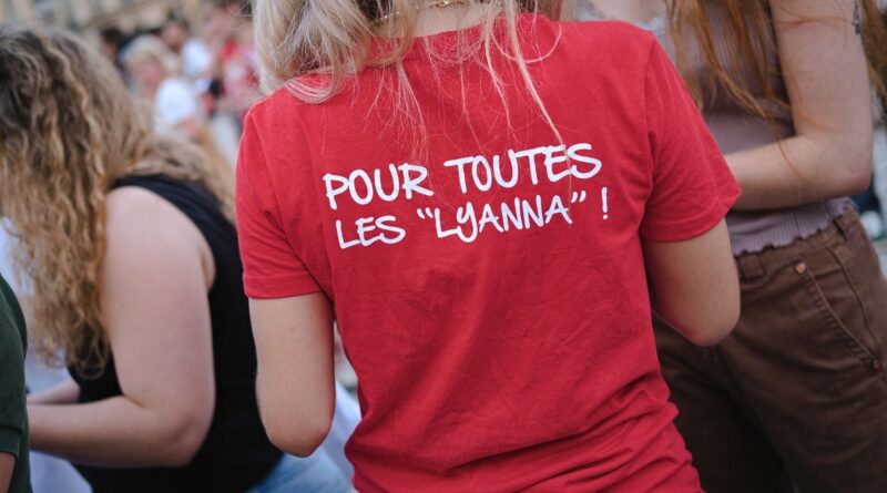 Mobilisation massive contre les violences sexuelles après l'affaire Lyhanna.