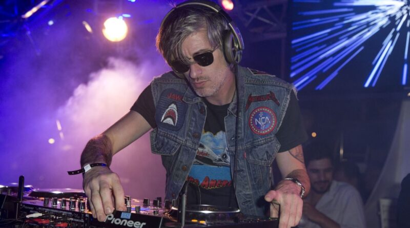 Mort de Kavinsky : Comment le DJ a réinventé la French Touch ?