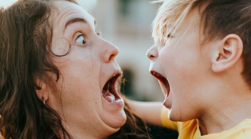 « On a le droit d’en avoir marre de nos enfants » : des parents réclament des vacances sans enfants.