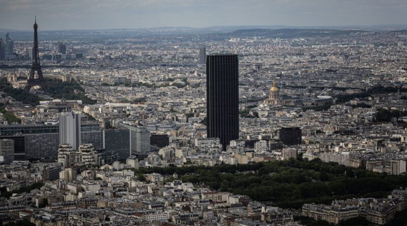 Paris : Réunion de crise à la mairie pour la rénovation de la tour Montparnasse