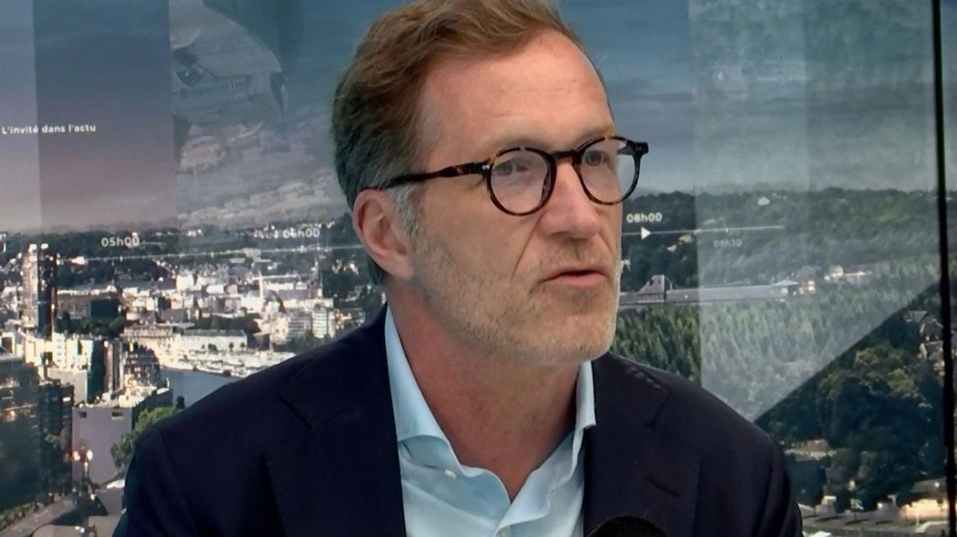 Paul Magnette (PS) dénonce un "trou noir budgétaire" et propose une alternative.