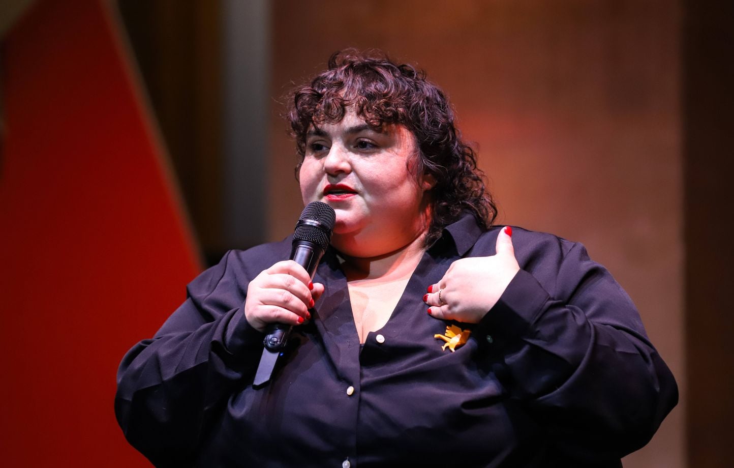 Plus de 300 personnalités signent une tribune en soutien à Barbara Butch après l'interruption de son concert.