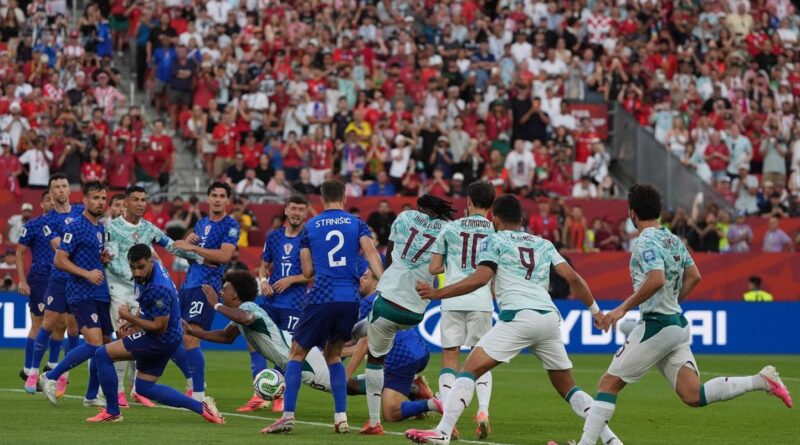 Portugal - Croatie : Détection d'un micro-contact au hors-jeu de Pasalic