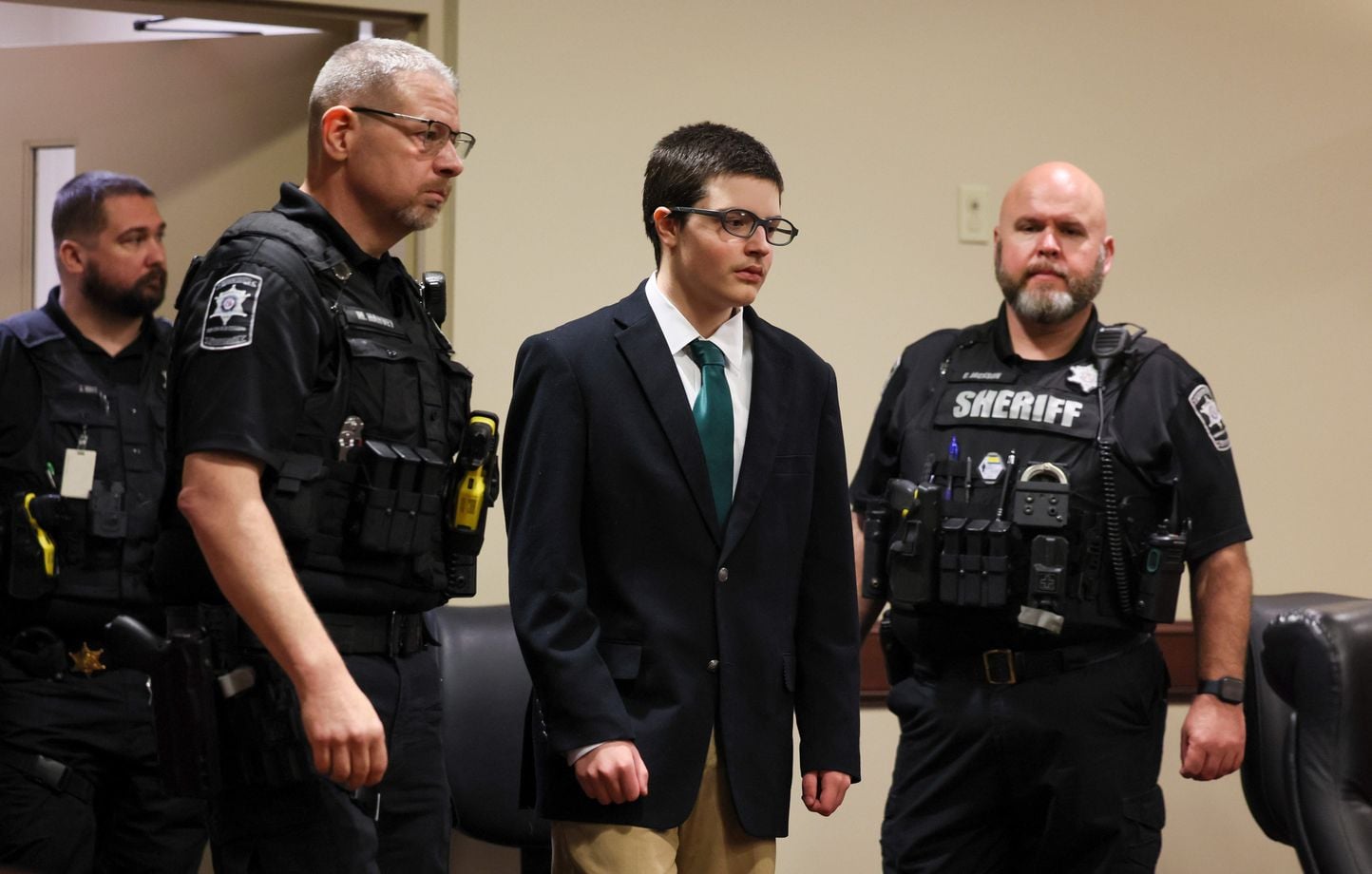 Prison à vie pour un adolescent ayant tué quatre personnes aux États-Unis