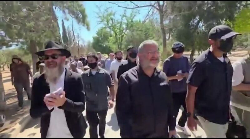 Proche-Orient : Itamar Ben Gvir prie sur l’esplanade des Mosquées, violant le statu quo