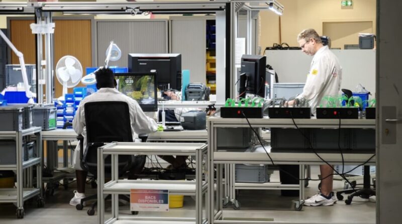 Reconditionnement d’iPhone en 45 minutes : 700 000 reprises à l’usine française