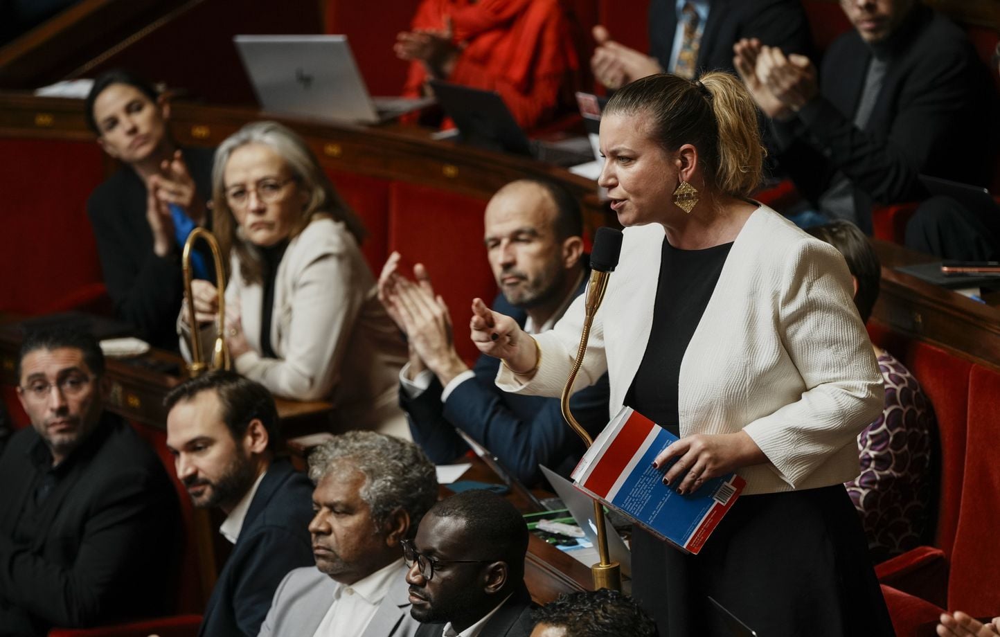 Réseaux sociaux interdits aux moins de 15 ans : LFI saisit le Conseil constitutionnel