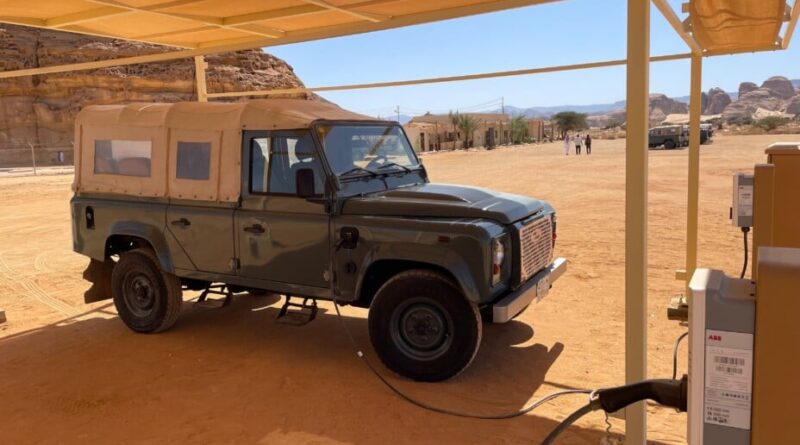 REV Mobilities en quête de financements pour électrifier un Land Rover Defender.