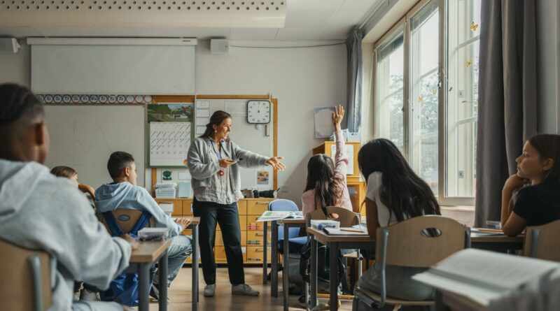 Revalorisation des salaires des profs formés en 4 ans et des directions.