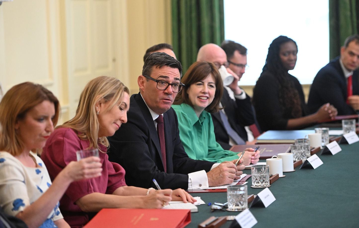 Royaume-Uni : Andy Burnham, nouveau Premier ministre, annonce une mesure pour le pouvoir d’achat.