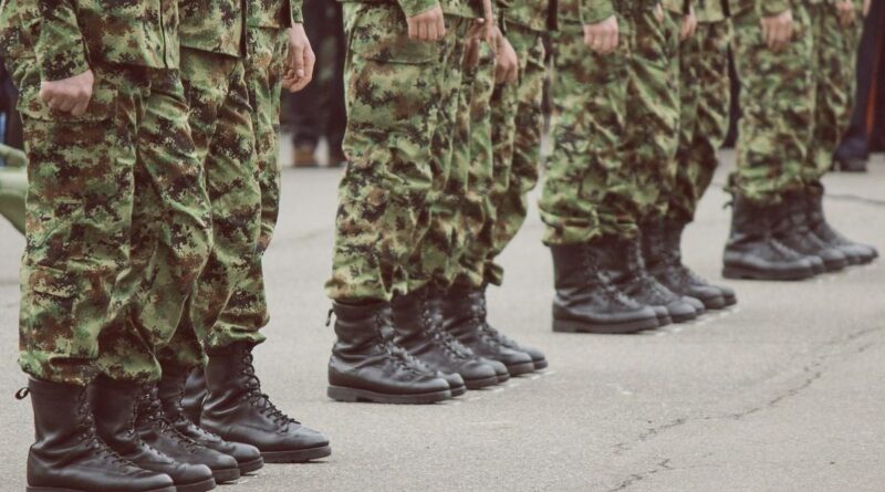 Royaume-Uni : Deux soldats ivres volent un véhicule blindé, causant 110.000 euros de dégâts