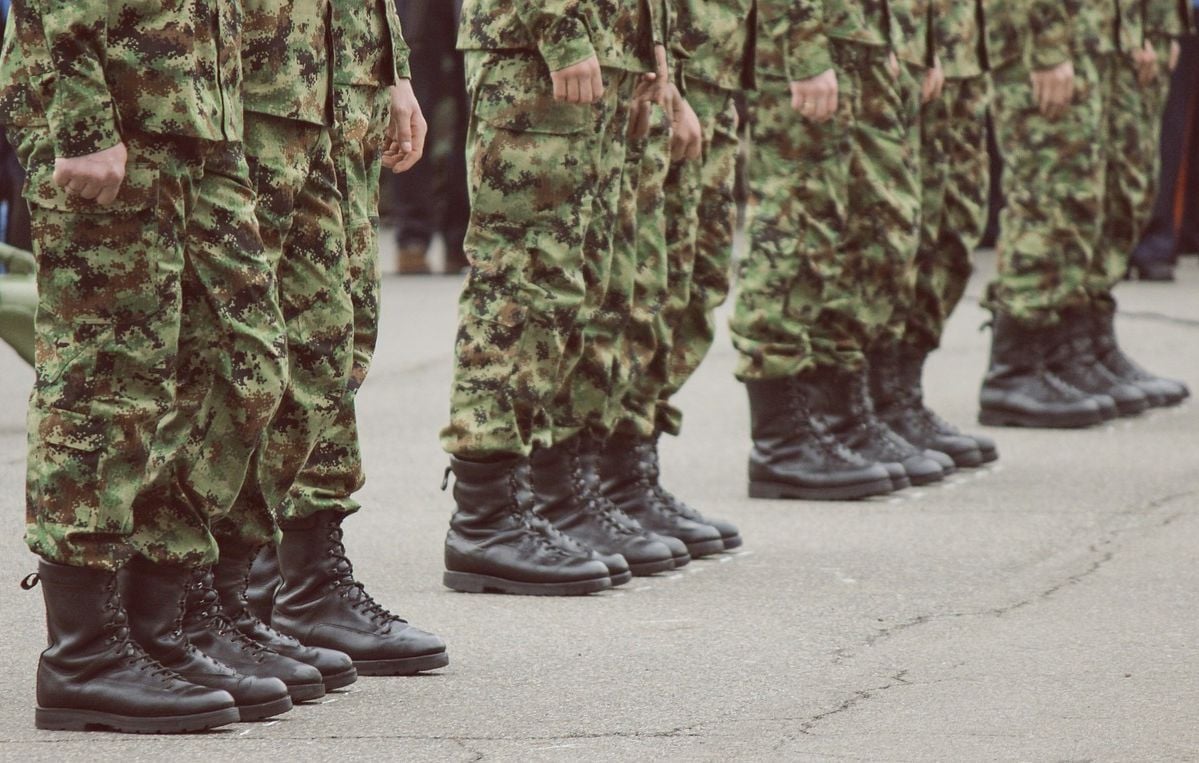 Royaume-Uni : Deux soldats ivres volent un véhicule blindé, causant 110.000 euros de dégâts