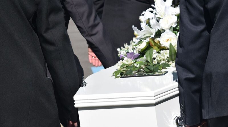 Royaume-Uni : Une mère de famille sans sépulture depuis quatre ans, ses enfants doivent 70.000 euros