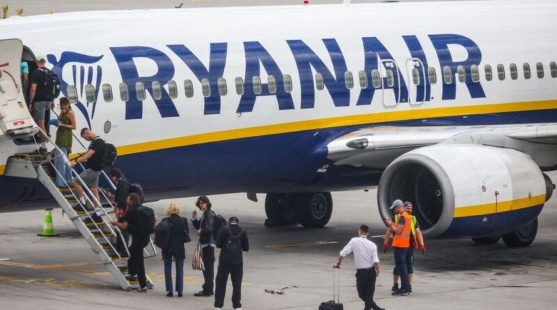 Ryanair identifie la cause du hublot arraché en vol en Grèce