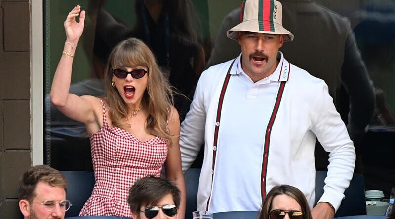 Taylor Swift et Travis Kelce chantent en duo à leur mariage, un moment mémorable.