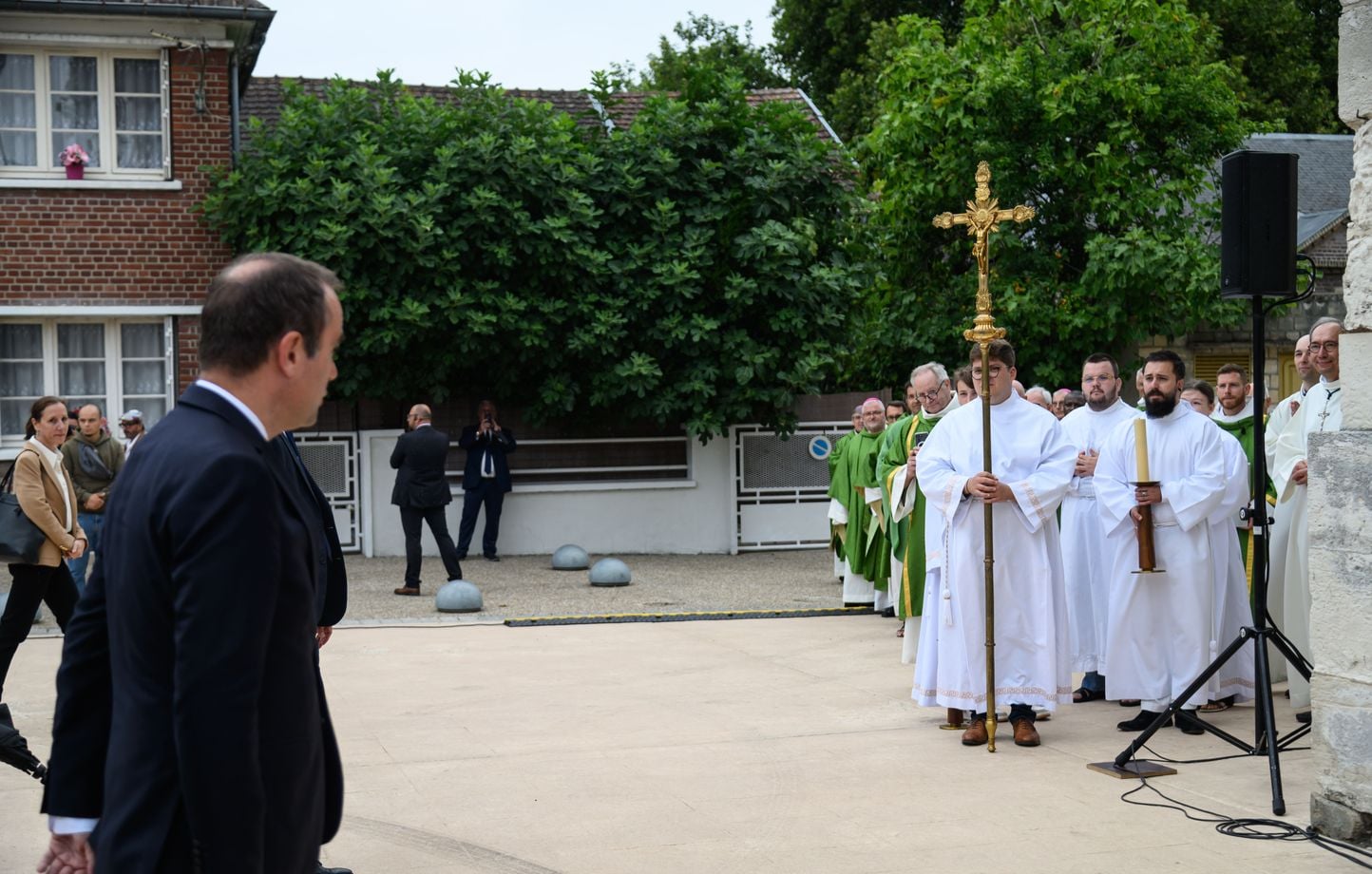 Terrorisme : Dix ans après, la France honore le père Hamel.