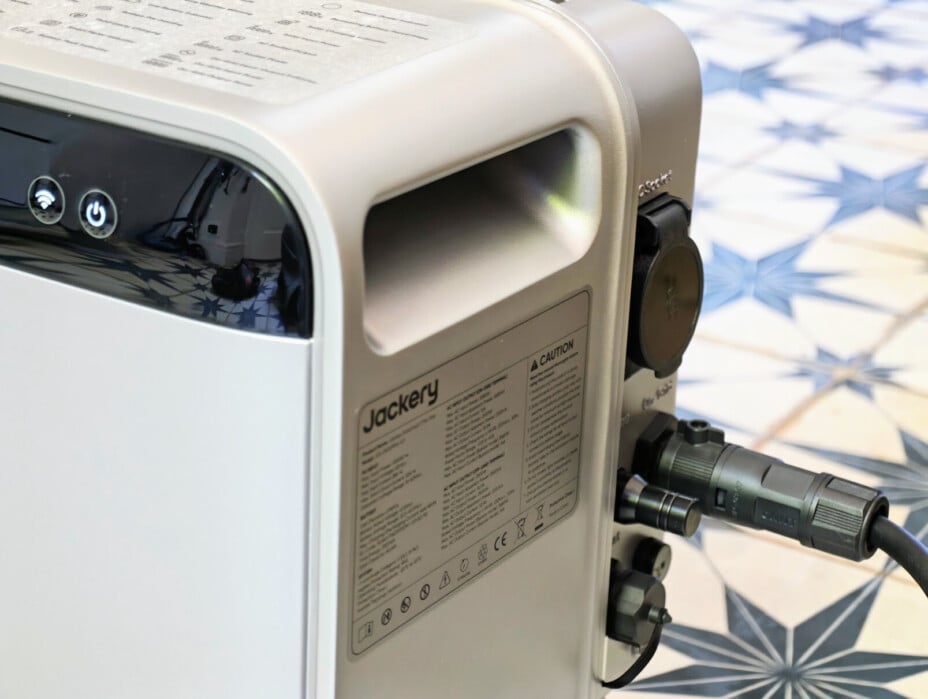 Test de la batterie Jackery SolarVault 3 Pro Max : installation simple.