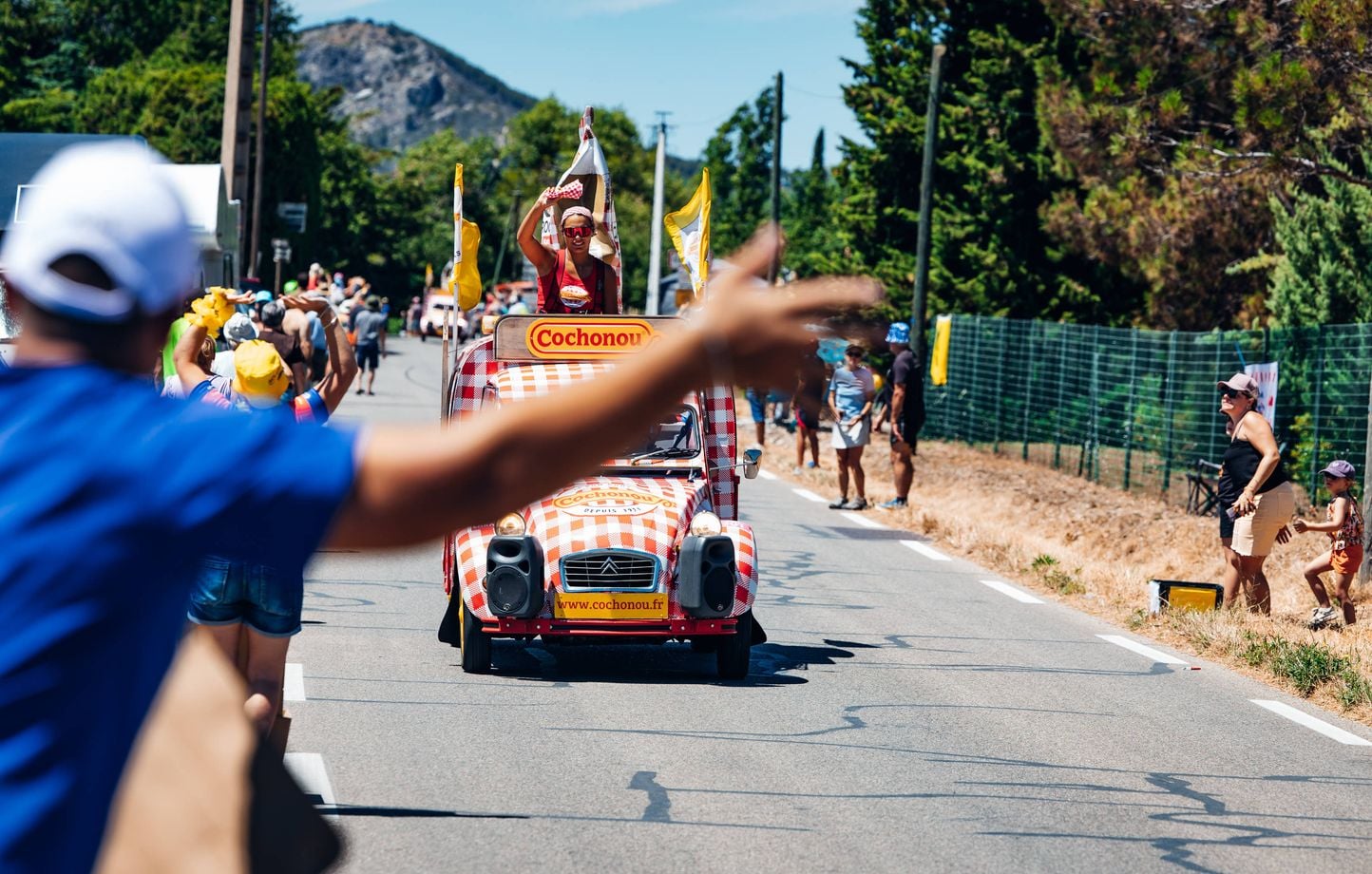 Tour de France 2026 : Heure caravane étape 10 Aurillac-Lioran, 14 juillet ?