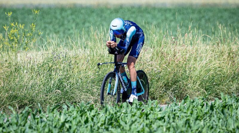 Tour de France 2026 : La direction recadre les spectateurs avec chiens après un accident évité.