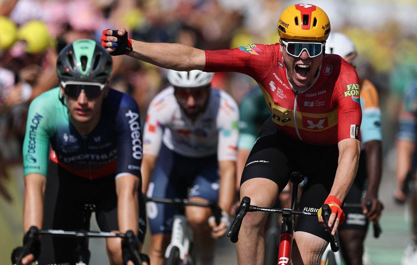 Tour de France 2026 : Waerenskjold s'impose au sprint à Nevers, étape record.
