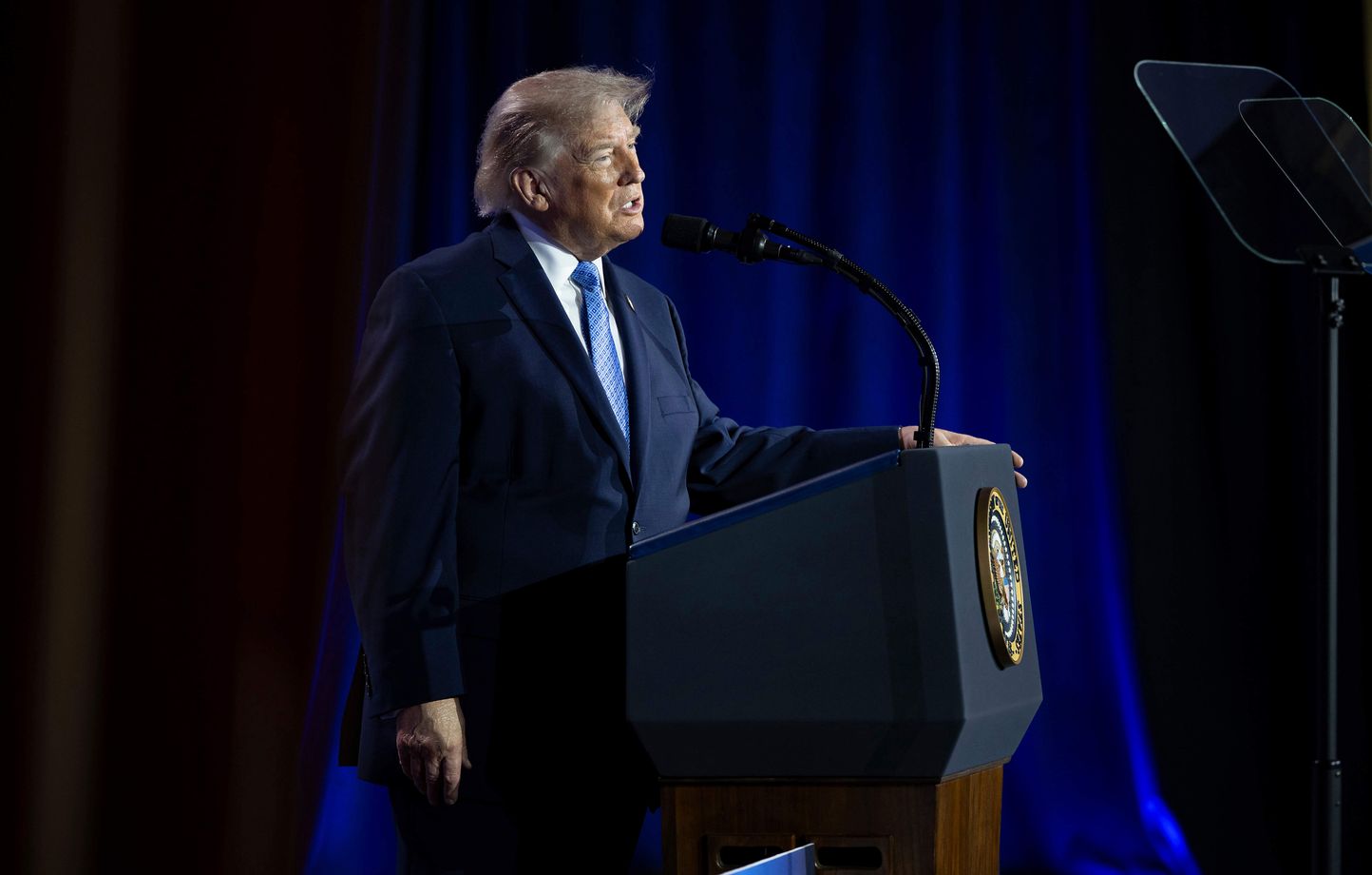Trump juge « ridicule » le soutien des États-Unis à l'OTAN