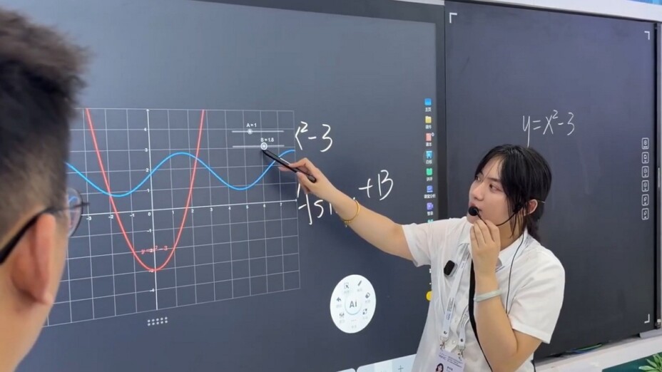 Un tableau noir intelligent convertit une équation en modèle 3D manipulable