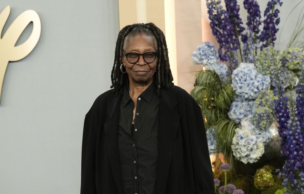 Whoopi Goldberg ne peut pas quitter la Sicile à cause de l'éruption de l'Etna.