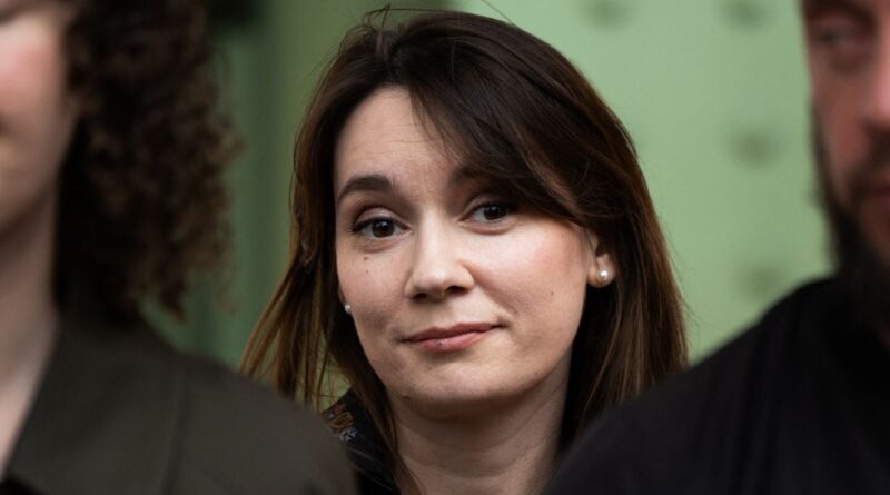Xenia Fedorova : Un arrêté d’expulsion contre la chroniqueuse prorusse