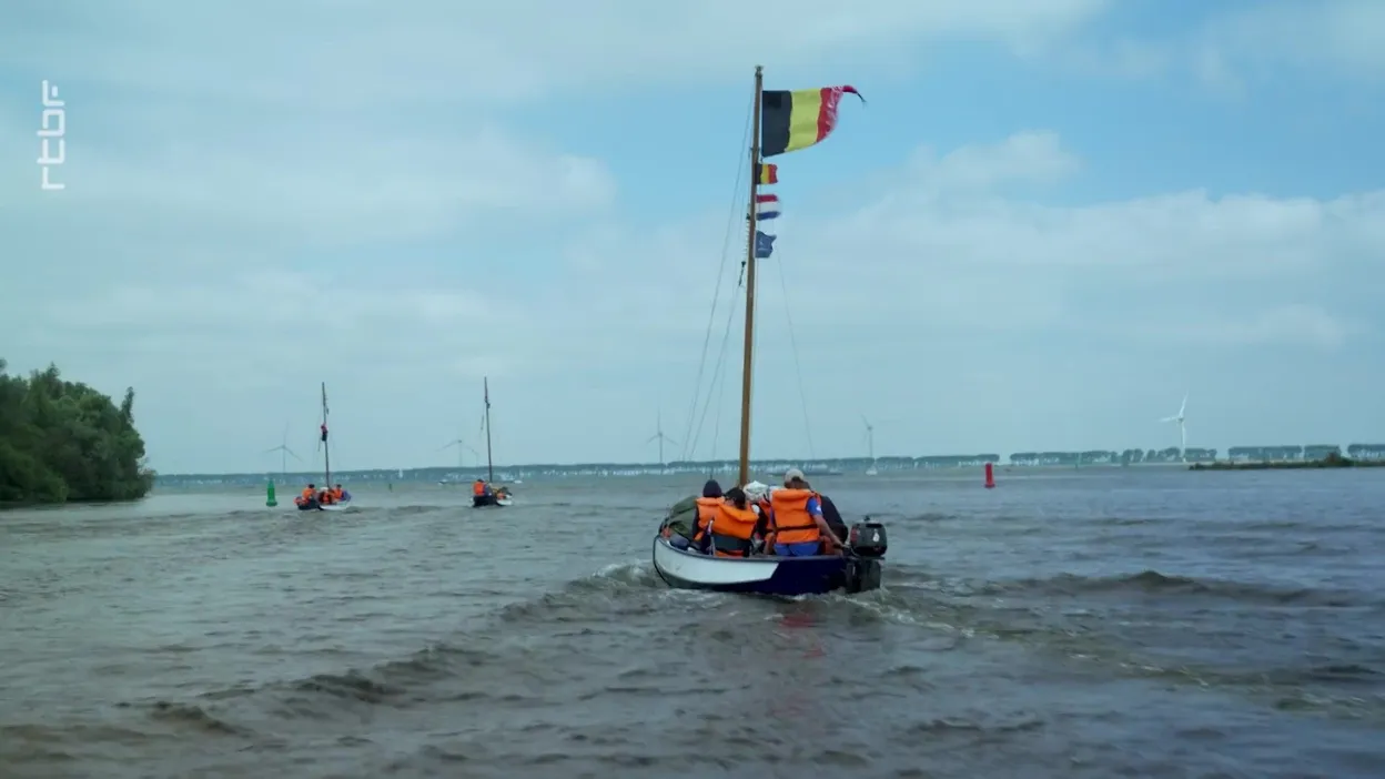 24 heures avec les scouts marins : "Même ADN que les scouts, bateaux en plus"
