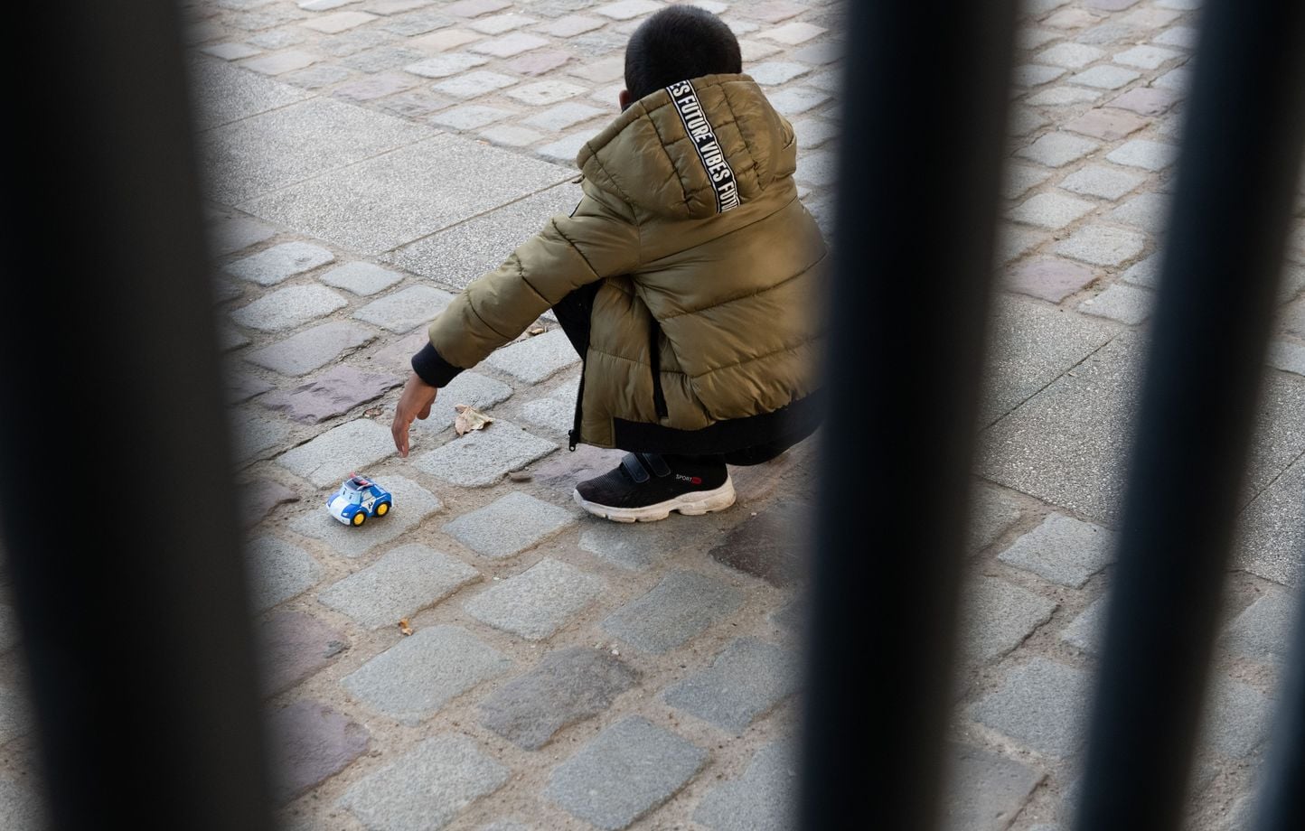 58 migrants découverts dans un poids lourd à Paris, 18e arrondissement