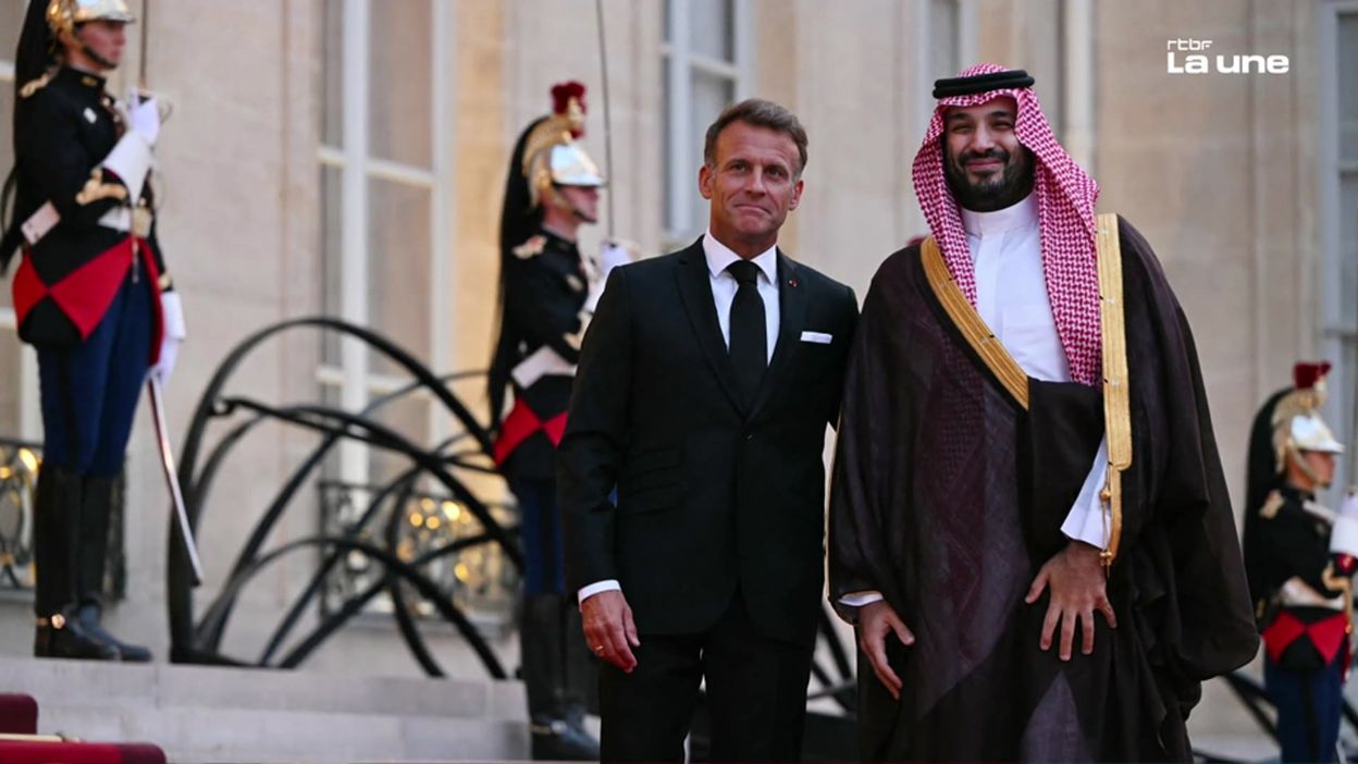 6 milliards d’euros et trois parcs d’attractions : Macron, "MBS" et les relations France-Arabie saoudite.