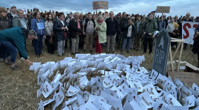 700 manifestants s'opposent à l'ouverture de la chasse aux canards près des marais d'Harchies