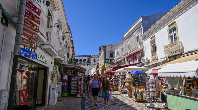 Albufeira : 12 blessés après qu'un chauffard ivre ait percuté des piétons
