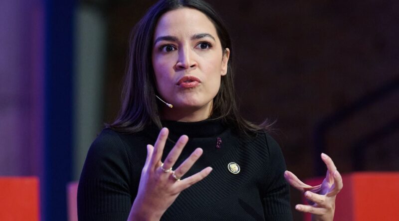 Alexandria Ocasio-Cortez partage sur les réseaux son gel d'ovocytes.