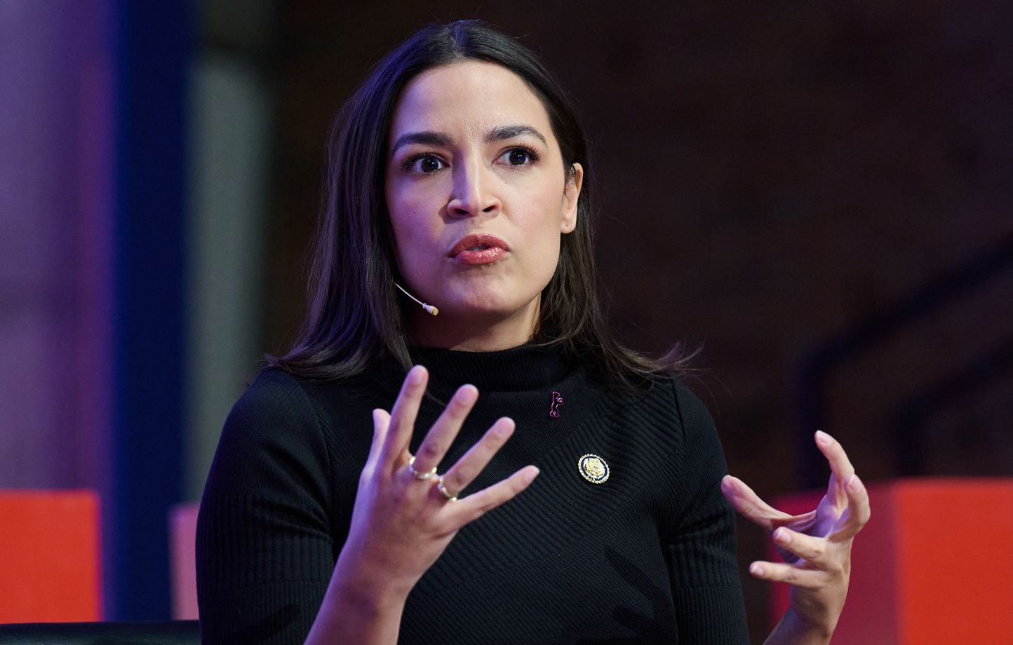 Alexandria Ocasio-Cortez partage sur les réseaux son gel d'ovocytes.