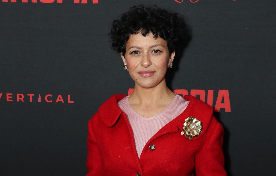 Alia Shawkat répond enfin aux rumeurs de romance avec Brad Pitt