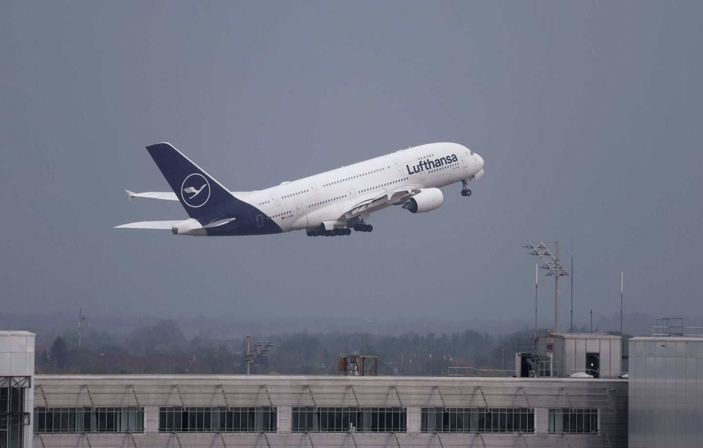 Allemagne : Un Airbus atterrit avant le seuil de piste, enquête ouverte
