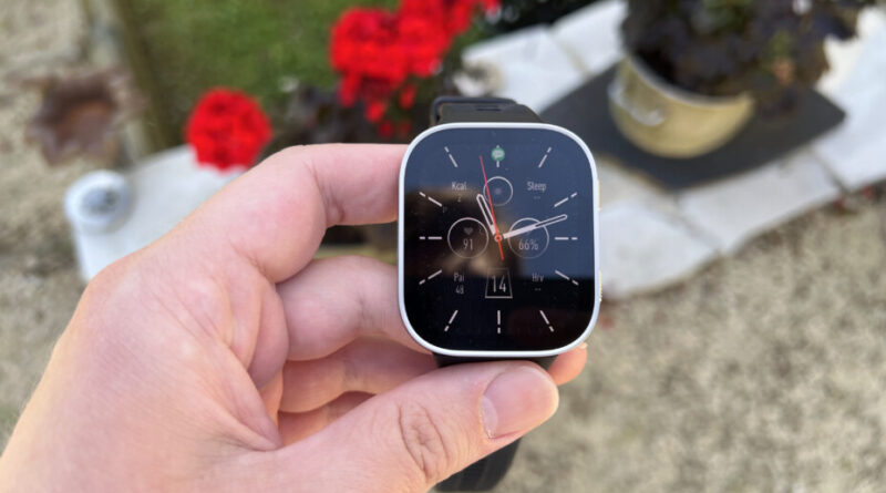 Amazfit Bip Max : la montre à 20 jours d’autonomie voit son prix baisser sur Amazon