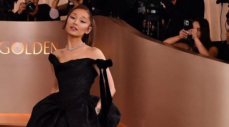 Ariana Grande et Ricky Alvarez officialisent leur relation sur Instagram, dix ans après.