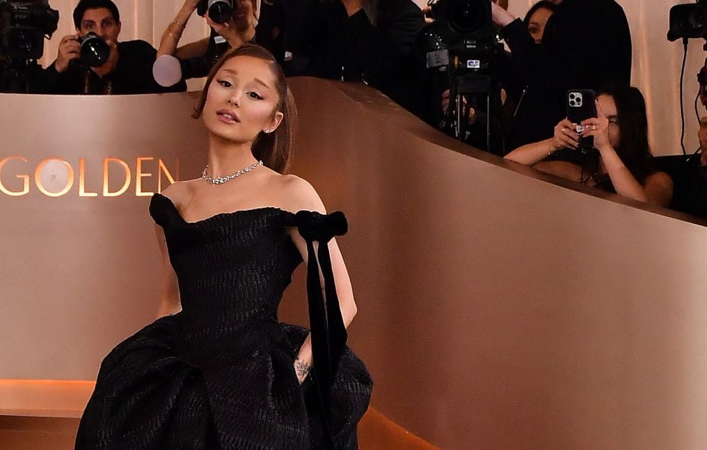 Ariana Grande et Ricky Alvarez officialisent leur relation sur Instagram, dix ans après.