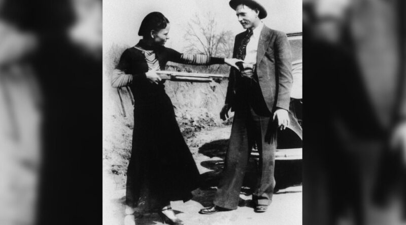 « Bonnie et Clyde : défi romantique face à l'Amérique »
