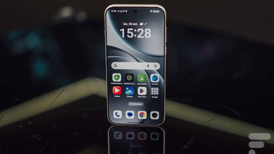 Boulanger réduit de 200 euros l'Oppo Find X9 Pro, corrigeant un défaut majeur.