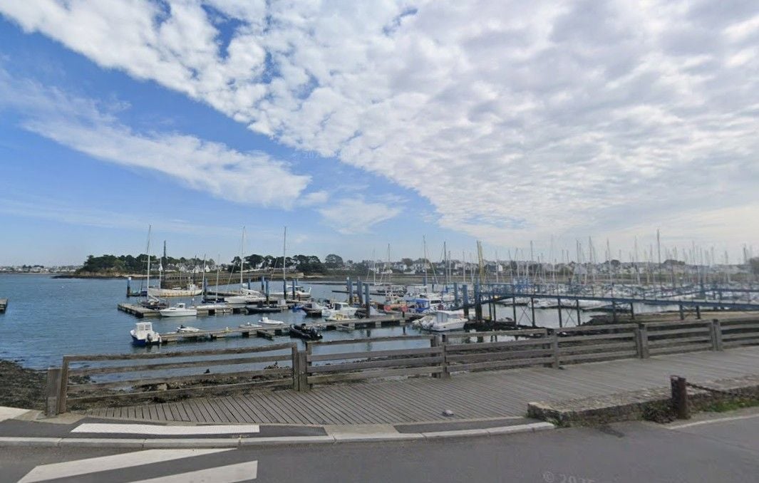 Bretagne : Deux femmes meurent noyées après une chute de voiture dans le port