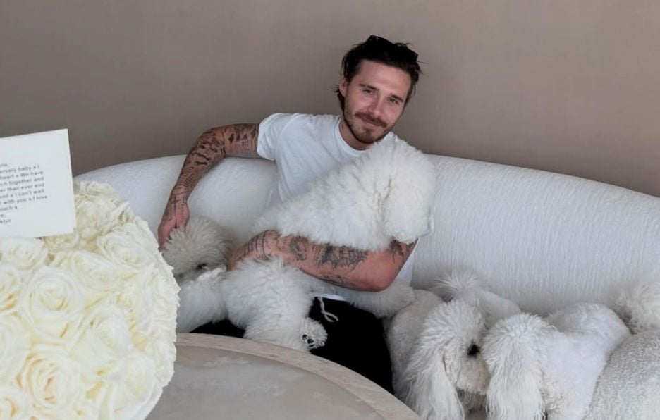 Brooklyn Beckham défend Nicola Peltz contre les critiques sur son physique.
