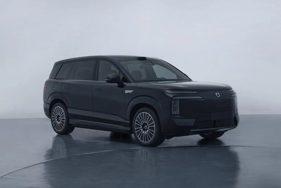 BYD présente son SUV électrique Denza N8 avec 1 000 km d’autonomie