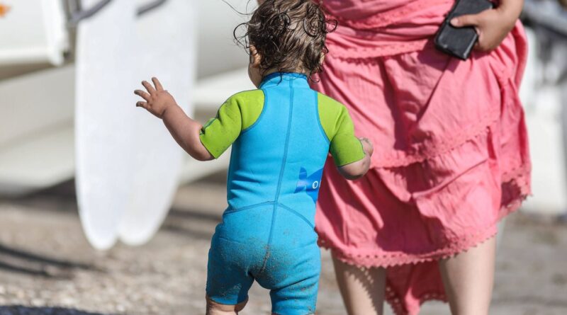 Camille évoque son premier été avec bébé : arrêter de vouloir faire 36.000 trucs.